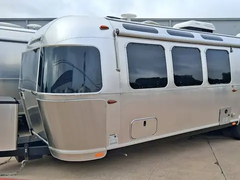 2021 Airstream Globetrotter — photo 1