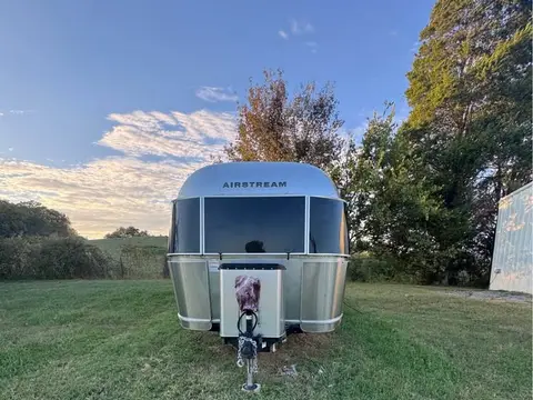 2022 Airstream Flying Cloud 23FB — photo 5