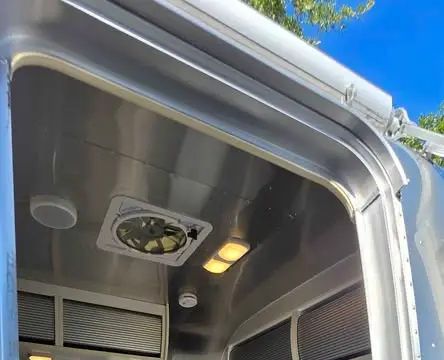 2023 Airstream Bambi 19CB — photo 5