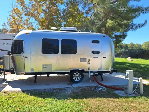 2018 Airstream Flying Cloud 20FB — photo 2