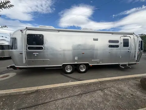2019 Airstream International Serenity 30RB Twin — photo 4
