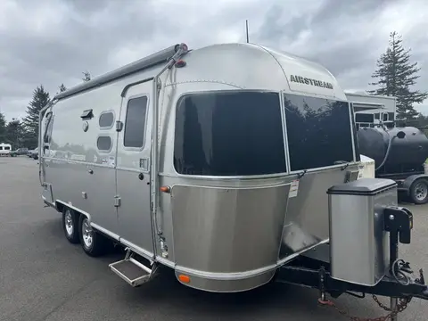2018 Airstream Flying Cloud 23CB — photo 3