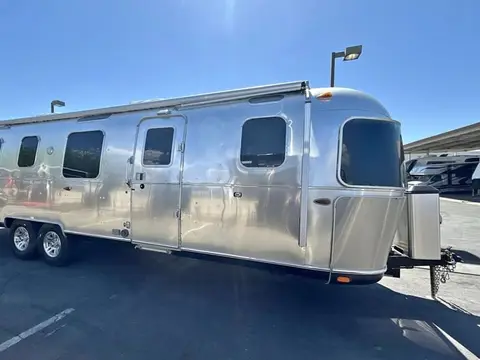 2020 Airstream Classic 33FB — photo 1