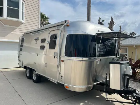 2017 Airstream Flying Cloud 23 ft — photo 4