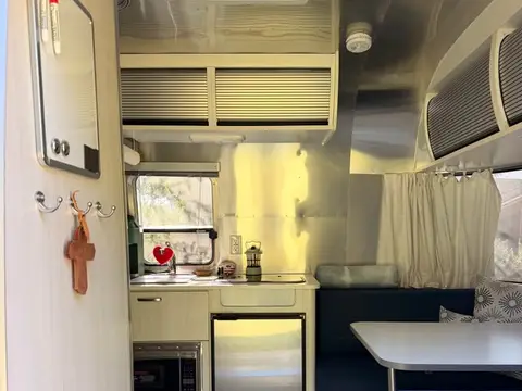 2023 Airstream Bambi 16 ft — photo 3