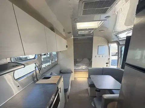 2024 Airstream Flying Cloud — photo 4