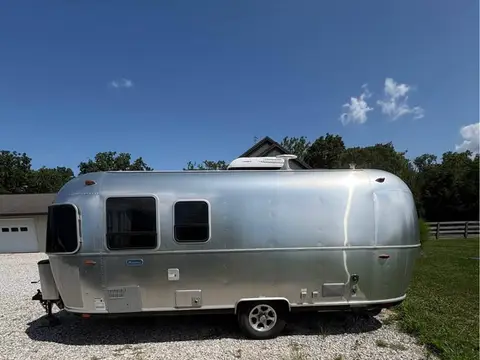 2020 Airstream Bambi — photo 2