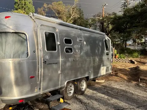2007 Airstream Safari 25 FB 75th anniversary edition — photo 2
