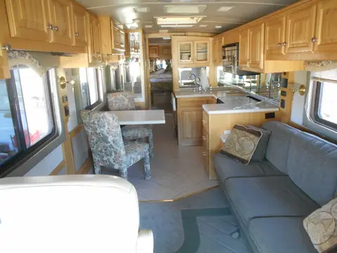 2001 Airstream Land Yacht Motorhome XL 390 — photo 5