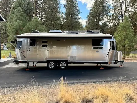 2016 Airstream Flying Cloud 27FB — photo 4