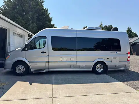 2017 Airstream Tommy Bahama Interstate Relax Edition — photo 1