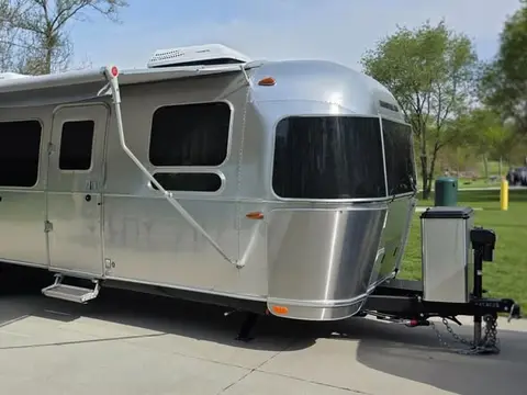 2023 Airstream Flying Cloud 30FB Bunk — photo 2