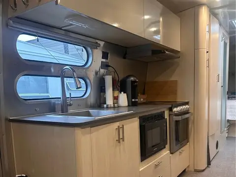 2021 Airstream Flying Cloud 30 ft — photo 4