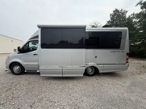 2024 Airstream Atlas Murphy Suite — photo 3