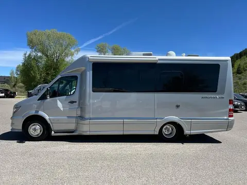 2018 Airstream Atlas — photo 2