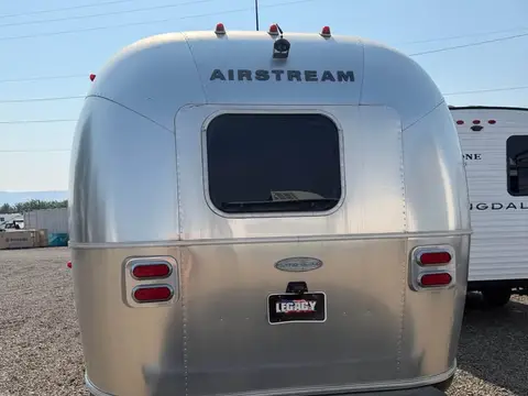 2019 Airstream Flying Cloud 23FB — photo 3