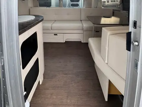 2020 Airstream International Serenity — photo 3