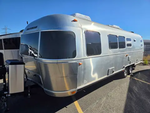 2021 Airstream Flying Cloud 30 FBQ bunks — photo 4