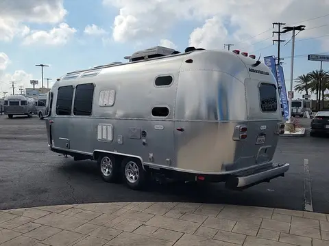 2021 Airstream Flying Cloud — photo 5