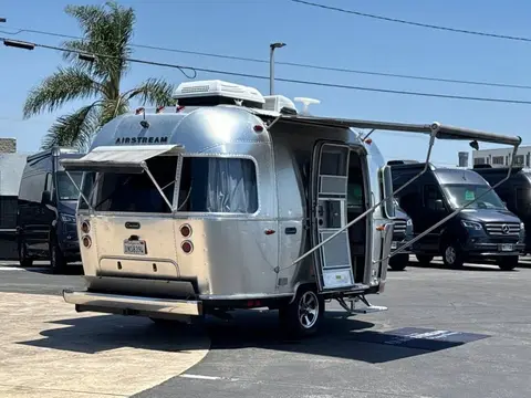 2021 Airstream Caravel — photo 3