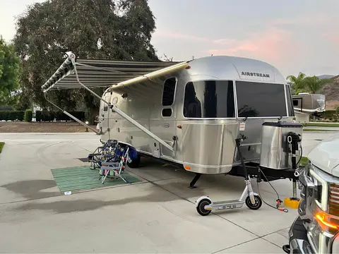 2021 Airstream Globetrotter 25FB — photo 1