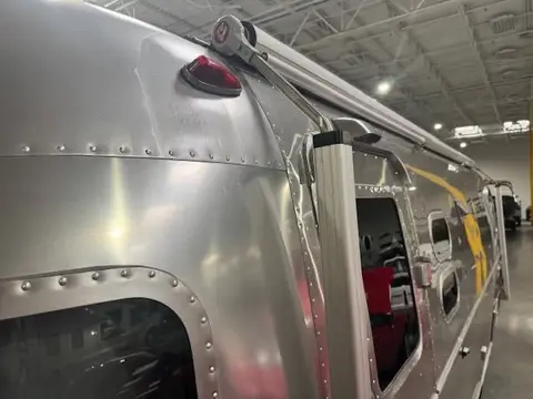 2018 Airstream International Signature — photo 2