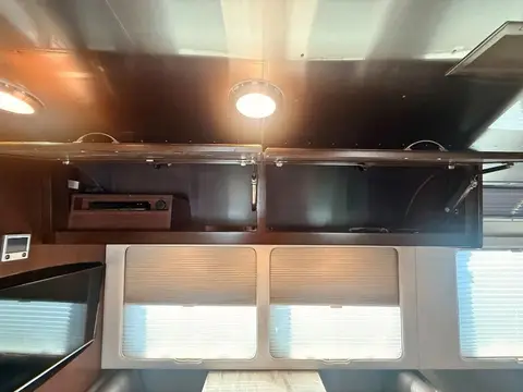 2018 Airstream Classic 30RB — photo 4