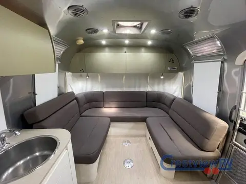 2018 Airstream Flying Cloud 26RB twin — photo 2
