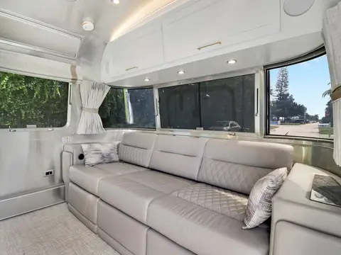 2024 Airstream Classic 30RB — photo 5