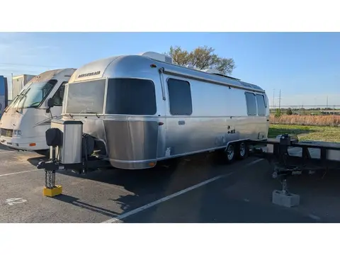 2023 Airstream Globetrotter — photo 3