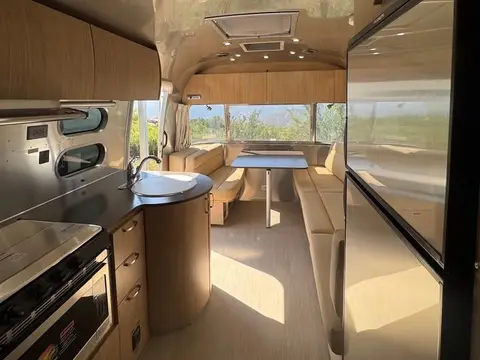 2019 Airstream Flying Cloud 25FB — photo 5