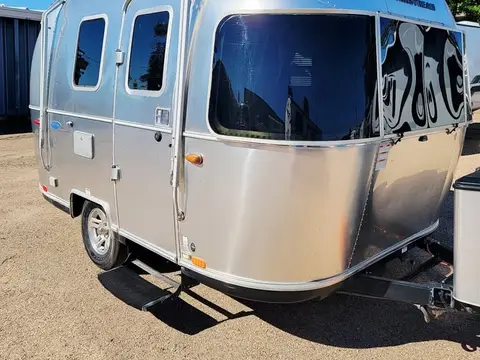 2019 Airstream Bambi 16RB — photo 3