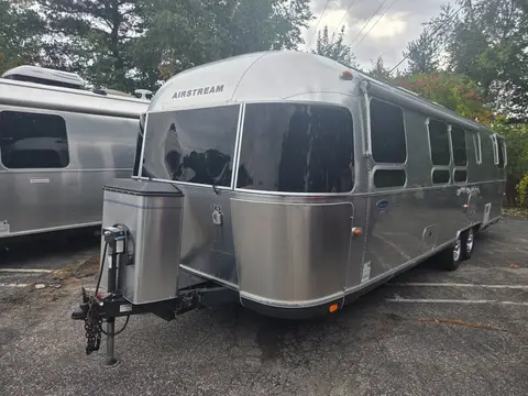 2014 Airstream Classic 31RB — photo 3