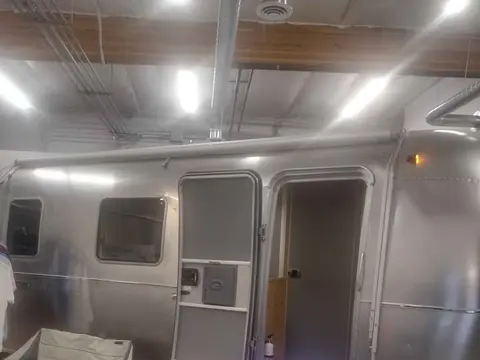 2026 Airstream World Traveler 22RB — photo 2