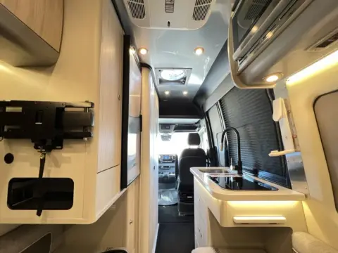 2024 Airstream Interstate 19SE — photo 4