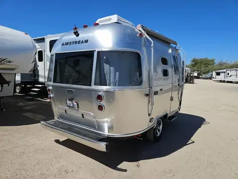 2022 Airstream Caravel 16RB — photo 3