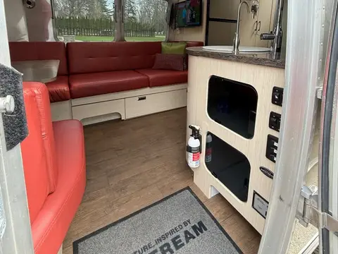 2018 Airstream International Serenity twin — photo 5