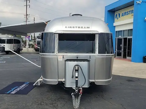 2021 Airstream Flying Cloud — photo 2