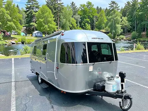 2024 Airstream Bambi 20FB — photo 1