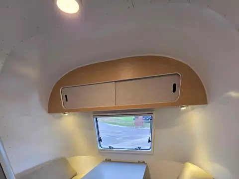 2027 Airstream World Traveler 22RB — photo 3