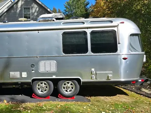 2017 Airstream Flying Cloud Twin 25 ft 11 in — photo 2