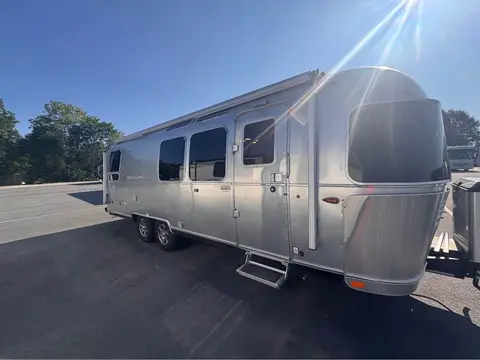 2023 Airstream Pottery Barn 28RBT — photo 2