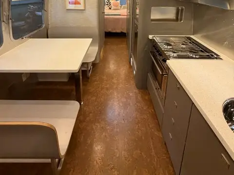 2005 Airstream International CCD 28 Designer Edition — photo 5