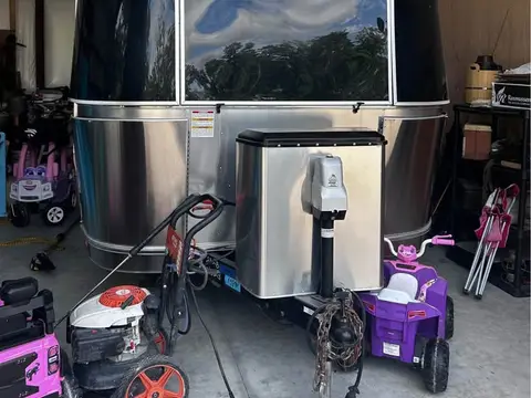 2018 Airstream Flying Cloud 23 FB — photo 3