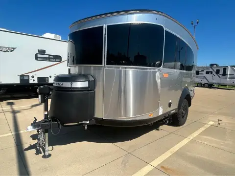 2025 Airstream Basecamp X — photo 2