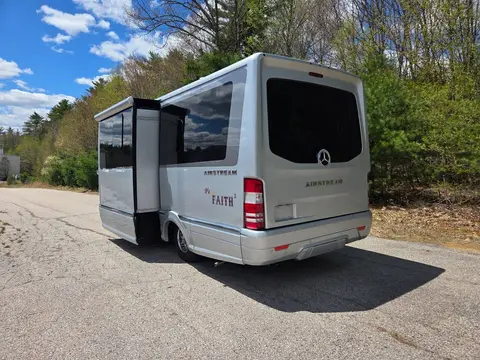 2024 Airstream Atlas — photo 4