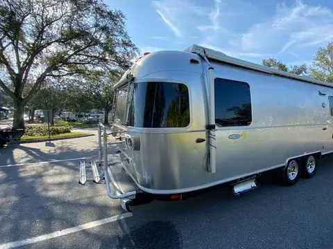 2017 Airstream Classic 30RB — photo 2