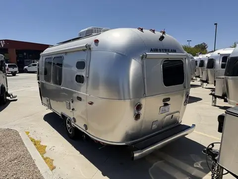 2025 Airstream Caravel 20FB — photo 5
