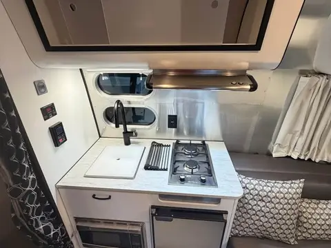 2024 Airstream Caravel 16RB — photo 5