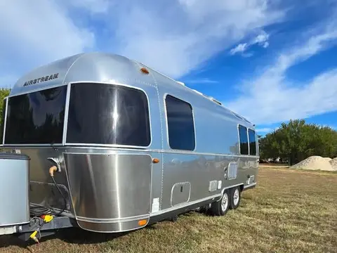 2016 Airstream Flying Cloud — photo 2